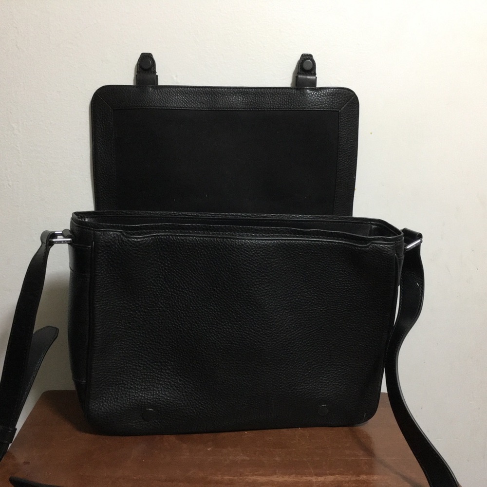 Michael Kors Men’s Bryant Pebble Leather Messenger Bag - Picture 4 of 13